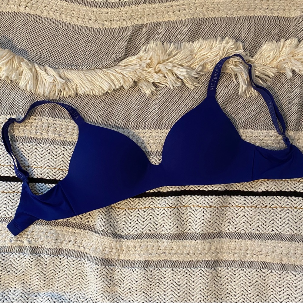 Victoria’s Secret Lightly Lined Wireless Bra